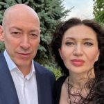 Жена Гордона восхитила их совместным романтическим фото и нежно поздравила мужа с 57-летием