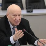 Горбулин: Чиновники должны постепенно пройти через фронт