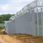 Латвия построила уже 80% забора на границе с РФ: опережает график