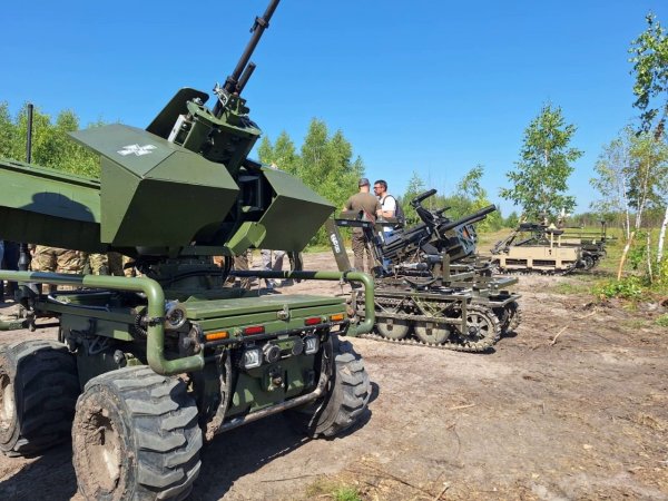 Він початку року Міноборони допустило до експлуатації понад 600 вітчизняних зразків ОВТ 
                                