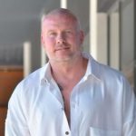 Вячеслав Узелков впервые показал свою невесту на романтическом фото