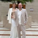 Солист “ТИК” Виктор Бронюк показал редкие фото с женой-красавицей и публично обратился к ней