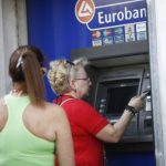 И снова мошенничество: что делать, если банкомат отчислил наличные деньги, но не выдал