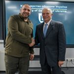 Умеров вручил Боррелю медаль «Крест почета»