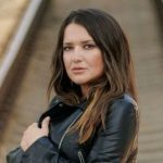 Могилевская показала, как в объятиях дочерей пряталась в бомбоубежище: “Сбили ракету над головой”