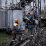 Графики возвращаются. “Укрэнерго” объявило ограничение по свету на завтра