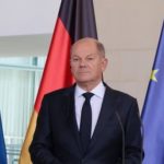 Шольц – о переговорах: Невозможно договариваться об украинцах из-за их голов.