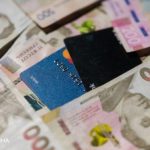 Где украинцы хранят деньги и в какой валюте: рейтинг банков