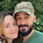 Денисенко впервые после операции мужа-воина назвала его диагноз и показала с ходунками