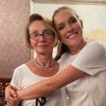 Екатерина Осадчая показала родителей и поздравила их с важным праздником: “44 года в браке”