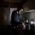 По Украине начали вводить экстренные отключения света