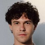 Участник нацотбора на “Евровидение” попал в скандал из-за прослушивания песен россиян