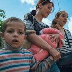 Кабмин предлагает урегулировать эвакуацию детей и ответственность за нарушение комендантского часа