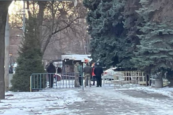 В центре Днепра произошел взрыв: погиб человек, среди раненых – полицейские