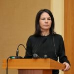 Бербок прогнозирует продолжение поддержки Украины следующим правительством ФРГ