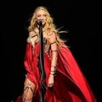 Оля Полякова в бикини ошеломила стройной фигурой без фотошопа и фильтров