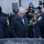 Бывший американский сенатор-демократ приговорен к 11 годам заключения за коррупцию