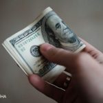 Доллар бьет рекорды третий день подряд