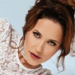 35-летняя Наталка Денисенко сверкнула голой грудью в соблазнительном полупрозрачном платье