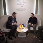 Военная помощь и ужесточение санкций против РФ: Зеленский в Давосе встретился с премьером Испании