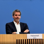 Пока рано определять, кто должен сидеть за столом переговоров, кроме самой Украины – представитель правительства ФРГ