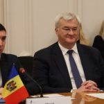 Глава МИД Молдовы: Украина протягивает нам руку помощи, когда Кремль покидает нас замерзать