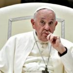 Байден наградил Папу Римского президентской медалью “За свободу с отличием”