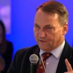 Сикорский – в Давосе: Путин должен заслужить встречу с Трампом