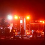 Пассажирский самолет столкнулся с военным вертолетом и упал в реку вблизи Вашингтона