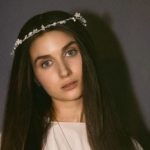 На Jerry Heil прямо во время выступления на сцене упали декорации