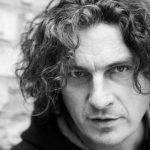 Дочь Кузьмы “Скрябина” в 10-ю годовщину его смерти показалась на могиле отца