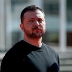 Зеленский поручил разработать программу поддержки переселенцев