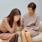 Гештальт-терапия: что это, как работает и кому подходит