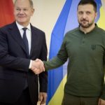 Шольц заверил Зеленский в неизменной поддержке Украины