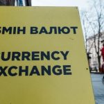 Доллар немного подешевел: стоит ли покупать валюту сейчас