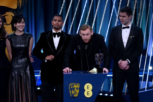 
Рудинский в первом интервью после BAFTA: "Ко мне подошла растроганная Кейт Уинслет и поблагодарила"
