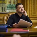 Доверие к Зеленскому среди украинцев увеличилось до 65%