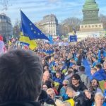 В Париже в поддержку Украины собрались более 10 тысяч человек