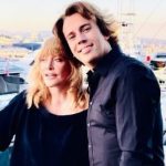 Галкин на свежем фото показал 75-летнюю Пугачеву в кожаных лосинах и удивил ее молодым видом