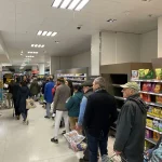 Почему стоит становиться в левую очередь в магазине: хитрая стратегия, чтобы проскочить быстрее