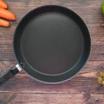 Зачем нужно отверстие в ручке сковороды и кастрюли: ответ многих удивит