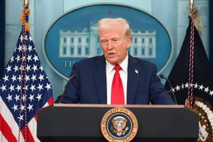 Трамп призвал остановить войну в Украине по линии фронта: в Белом доме выступили с разъяснением