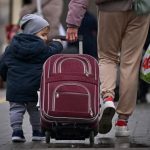 Кабинет министров выделил 150 миллионов UAH на возвращение украинских беженцев из -за рубежа