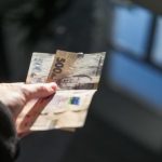 Украинцы начали платить поднятые пенсии на март