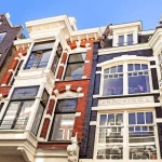 Почему в Голландии не принято занавешивать окна: зачем оставлять окна открытыми для посторонних