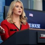 Белый дом объяснил причину приостановки военной помощи Украине