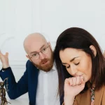 Как правильно реагировать на хамство: советы психологов для сохранения достоинства