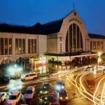 Возле вокзала в Киеве мужчина ранил ножом двух прохожих – полиция