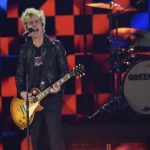Группа Green Day обматерила Трампа после его ссоры с Зеленским и обозвала Вэнса “отсталым”