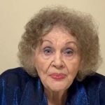 95-летняя Лина Костенко зачитала собственную поэзию и довела до мурашек